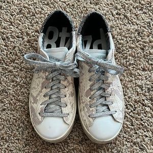 P448 sneaker like new only worn once.